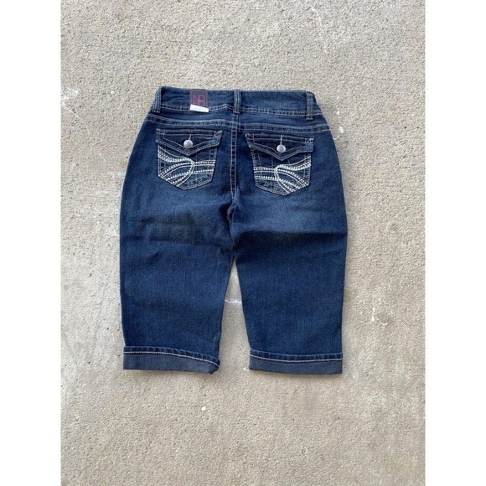 No Boundaries Jeans Womens 9 Blue Curvy Fit Mid Rise Embroidered Pockets Stretch